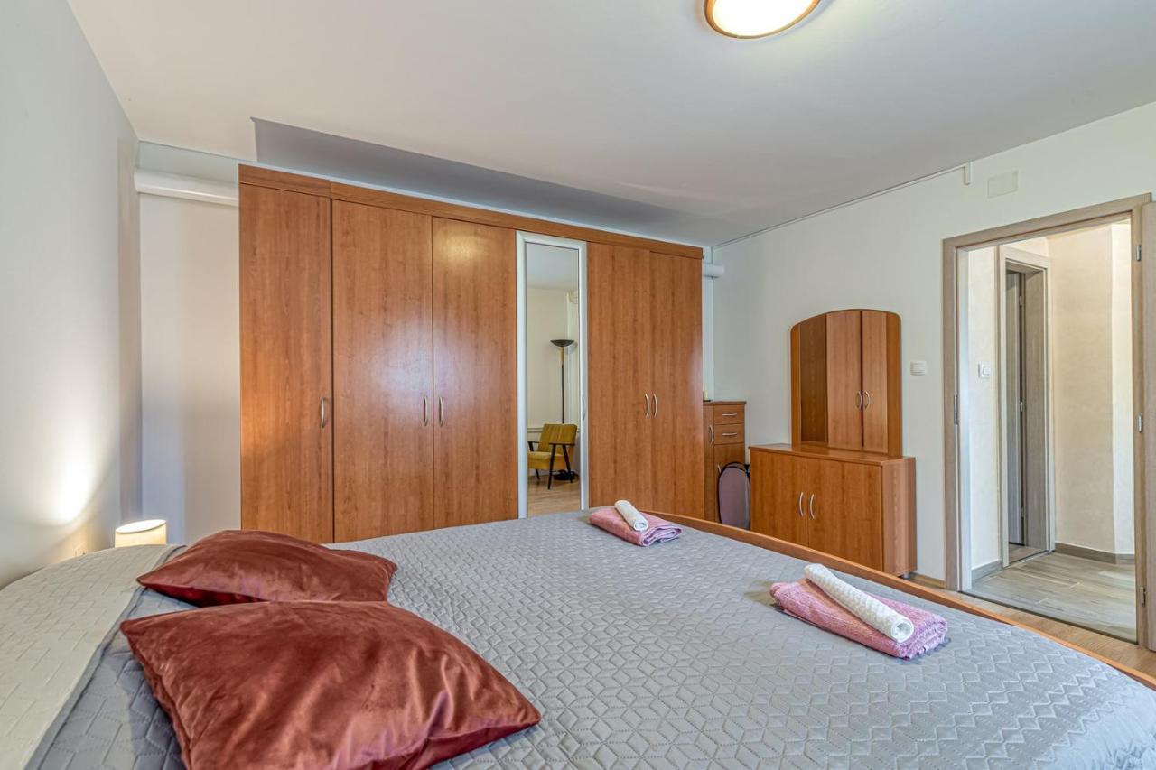 Apartment Flores Stari Pazin Eksteriør bilde