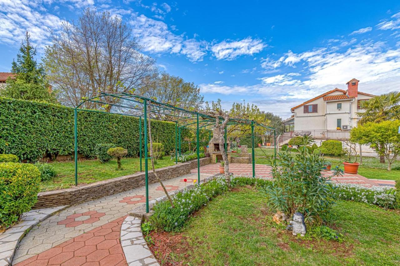 Apartment Flores Stari Pazin Eksteriør bilde