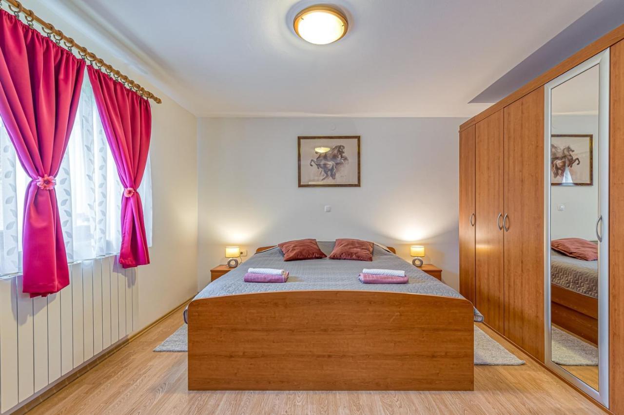Apartment Flores Stari Pazin Eksteriør bilde